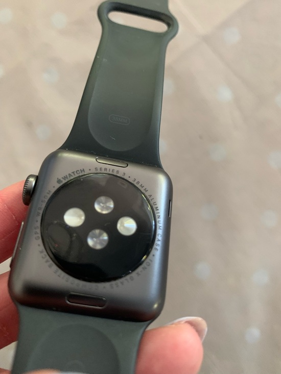 Apple 🍎 watch - Picture 3 of 3